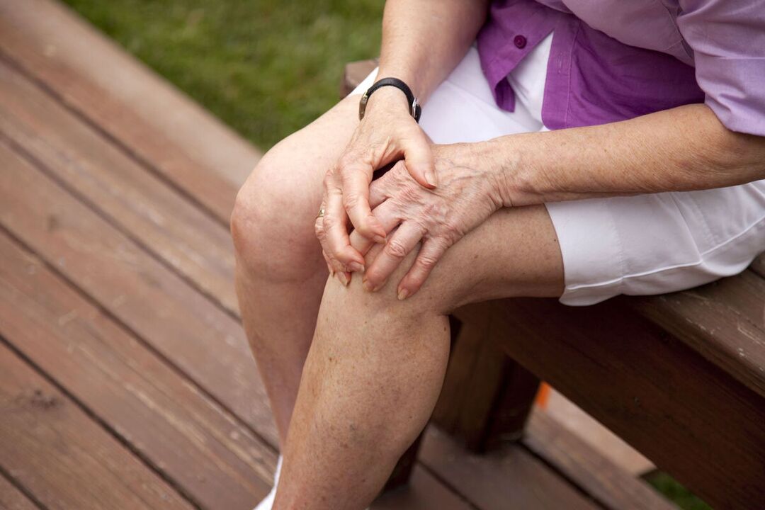 Knee pain may be a symptom of rheumatic disease