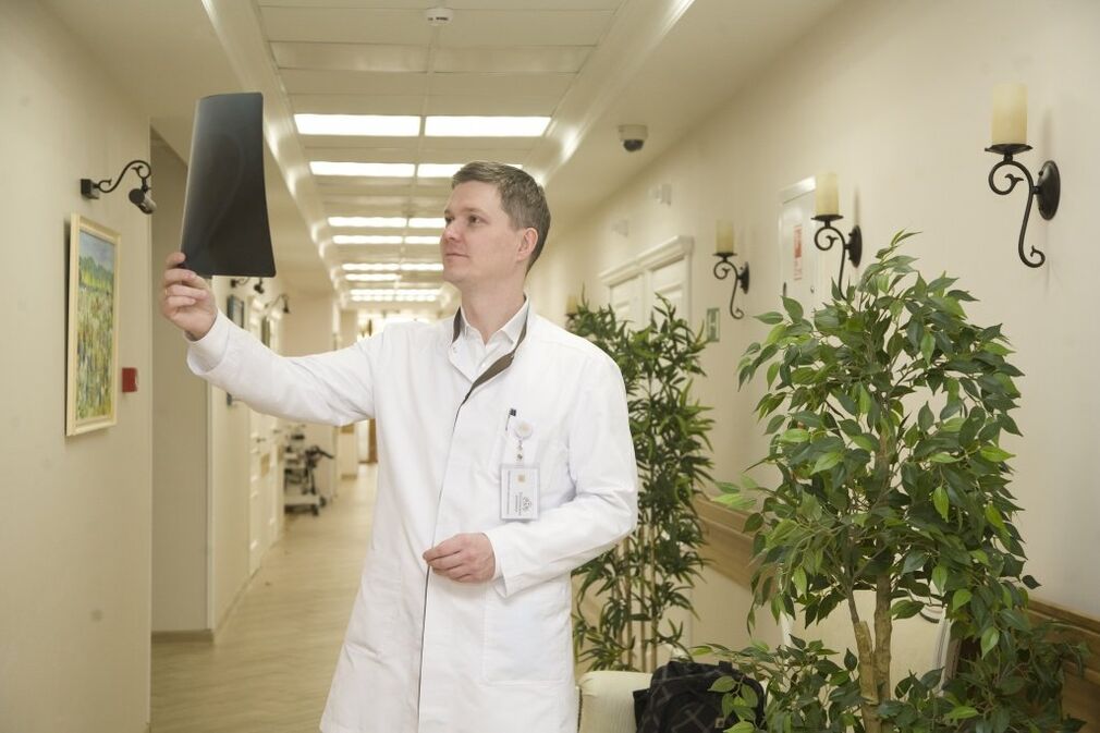Using X-rays to determine the cause of back pain